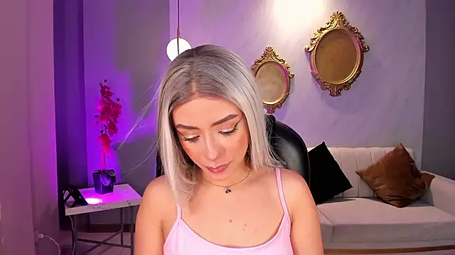 IsabellaMoreau online show from April 2026 07:53:01 PM