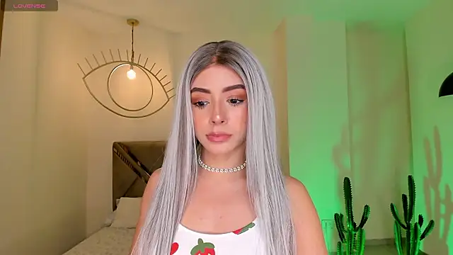 IsabellaMoreau online show from February 2026 07:57:01 PM