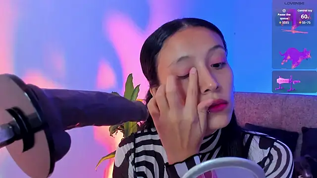 alicemoon   online show from December 2025 09:37:02 PM