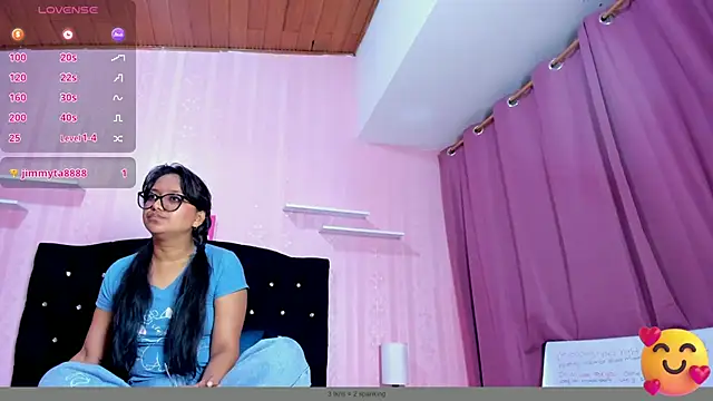 Snapshot of Azul_Moon chatting on September 2025 03:57:01 AM Azul Moon online show from September 2025 03:57:01 AM