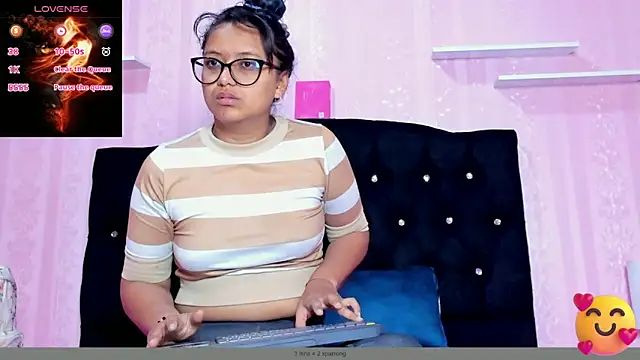 Snapshot of Azul_Moon chatting on September 2025 03:29:01 AM Azul Moon online show from September 2025 03:29:01 AM