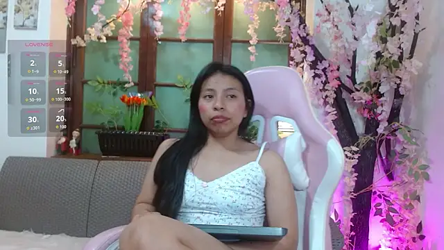 samara selene online show from May 2026 03:13:01 AM