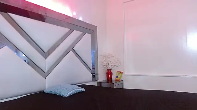 samara selene online show from December 2025 03:16:02 PM