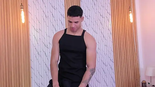 Snapshot of thomas_walker0 chatting on November 2025 12:20:01 PM thomas walker0 online show from November 2025 12:20:01 PM