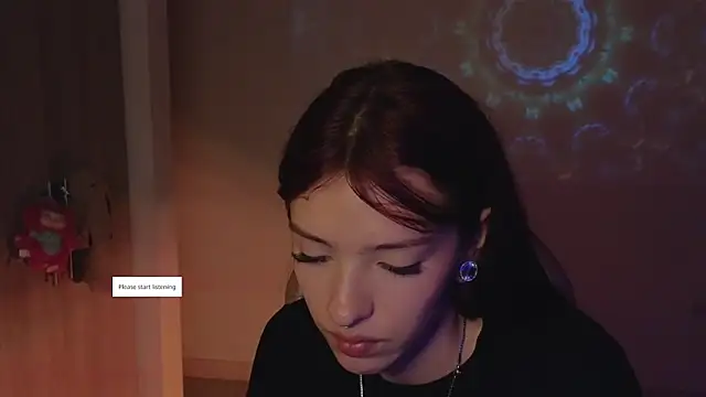 Snapshot of Moonlightt_21 chatting on February 2026 04:12:02 AM Moonlightt 21 online show from February 2026 04:12:02 AM