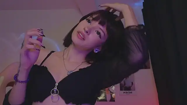 Moonlightt 21 online show from April 2026 10:27:02 PM