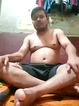 Snapshot of CatchingBouquet chatting on October 2025 04:30:02 PM CatchingBouquet online show from October 2025 04:30:02 PM