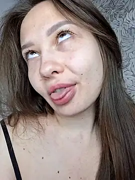 Olivia OliV online show from May 2026 12:49:01 AM