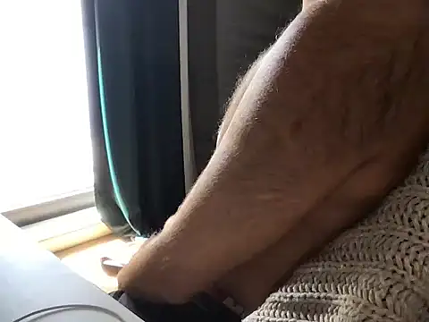 Snapshot of TomTop_11 chatting on September 2025 08:24:02 AM TomTop 11 online show from September 2025 08:24:02 AM