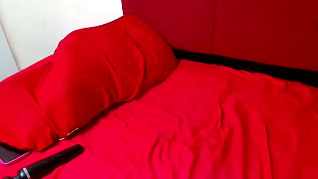 HugeTitisxx online show from March 2026 06:37:02 PM