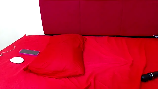 HugeTitisxx online show from November 2025 07:18:02 PM