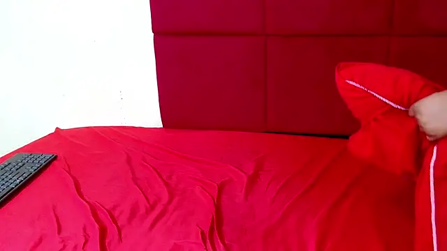 HugeTitisxx online show from January 2026 07:54:02 PM