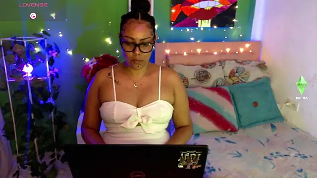 Snapshot of katherinnyazz chatting on October 2025 07:39:02 AM katherinnyazz online show from October 2025 07:39:02 AM