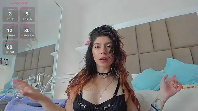 Alisson Owen online show from October 2025 04:35:01 AM