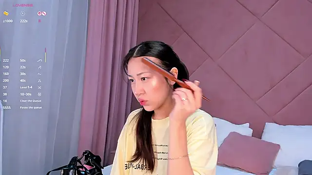 Nelly Kimm online show from January 2026 01:11:01 AM