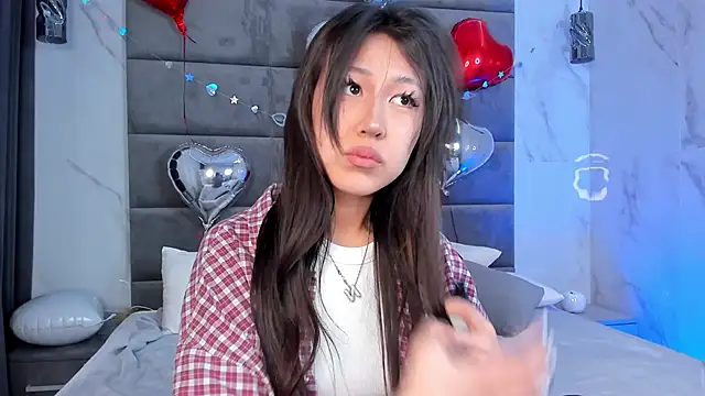 Nelly Kimm online show from February 2026 01:06:01 AM