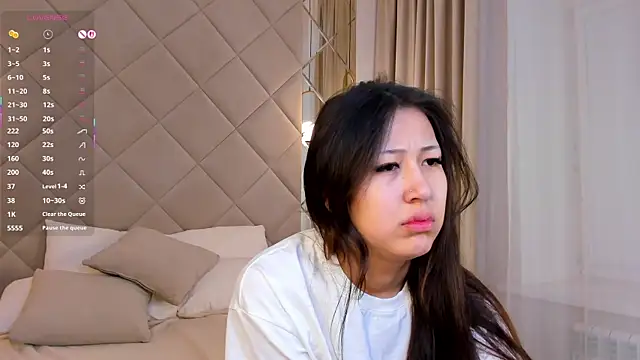 Nelly Kimm online show from November 2025 01:20:01 AM