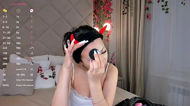 Nelly Kimm online show from November 2025 01:17:01 AM