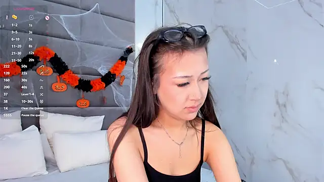 Nelly Kimm online show from October 2025 01:17:01 AM