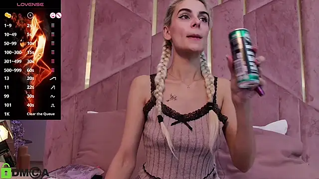 SelenaDaze online show from December 2025 05:30:02 AM