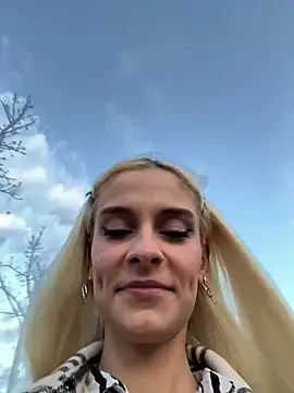 SelenaDaze online show from April 2026 03:55:01 AM