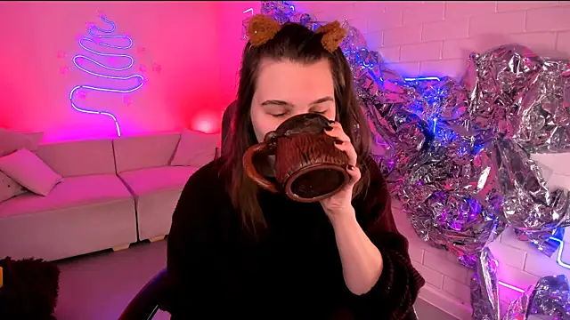 TessaMill online show from December 2025 05:29:02 AM