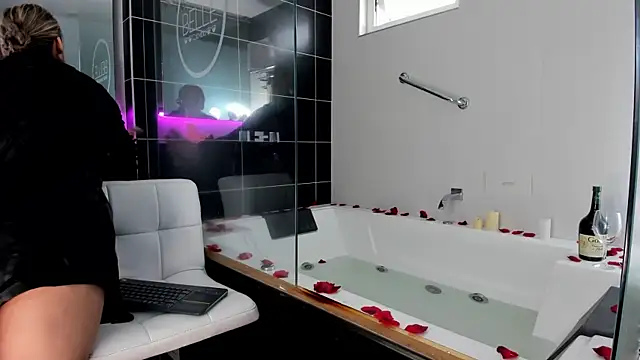 NicoleDiior online show from January 2026 02:01:02 PM