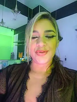Snapshot of NicoleDiior chatting on May 2026 03:21:01 PM NicoleDiior online show from May 2026 03:21:01 PM