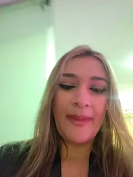 Snapshot of NicoleDiior chatting on May 2026 03:08:01 PM NicoleDiior online show from May 2026 03:08:01 PM