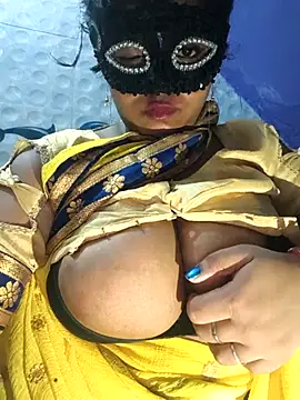 Dassing strip couple online show from September 2025 09:10:02 PM