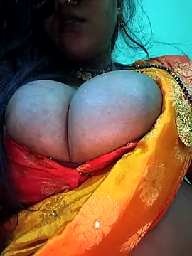 Dassing strip couple online show from November 2025 08:42:01 PM