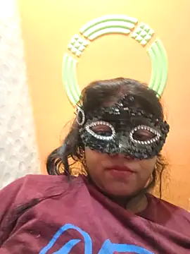 Dassing strip couple online show from October 2025 07:40:01 AM