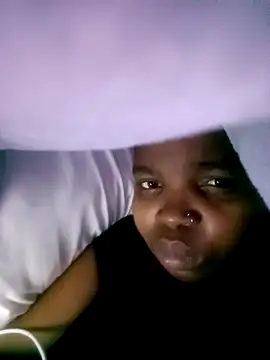 ShySexyBaddiexx online show from November 2025 01:49:01 PM