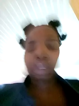 ShySexyBaddiexx online show from February 2026 02:25:01 AM