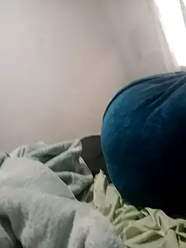 ShySexyBaddiexx online show from September 2025 12:00:02 PM