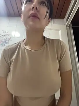 Snapshot of oh_nina chatting on June 2026 11:38:01 PM oh nina online show from June 2026 11:38:01 PM