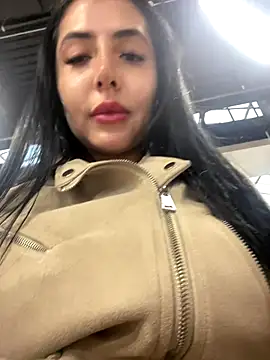 oh nina online show from October 2025 08:21:01 PM