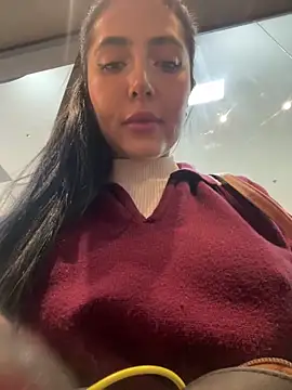 oh nina online show from December 2025 09:52:02 PM