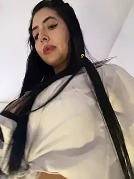 oh nina online show from September 2025 08:59:02 PM