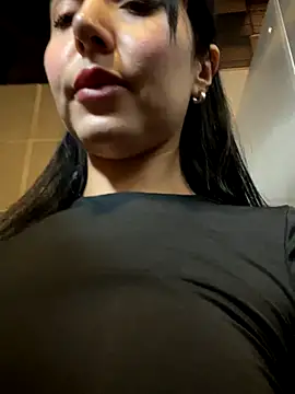 oh nina online show from November 2025 10:13:01 PM