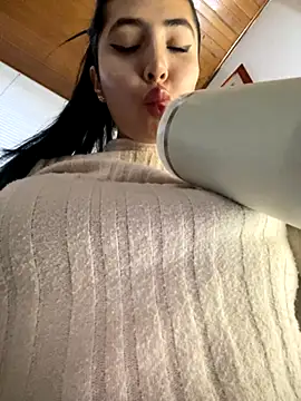 oh nina online show from November 2025 10:21:01 PM