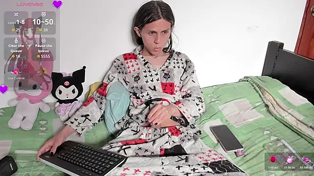 Petite-Goth online show from May 2026 07:32:02 PM
