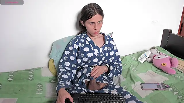 Petite-Goth online show from May 2026 07:12:02 PM