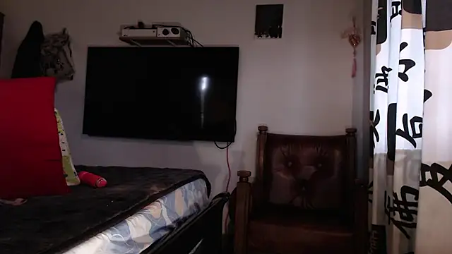 Emma Henderson online show from January 2026 05:27:02 PM