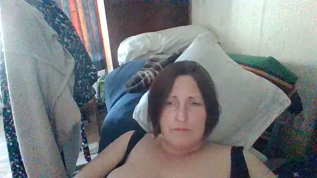 Snapshot of AllaSowinskaya chatting on May 2026 02:45:01 PM AllaSowinskaya online show from May 2026 02:45:01 PM