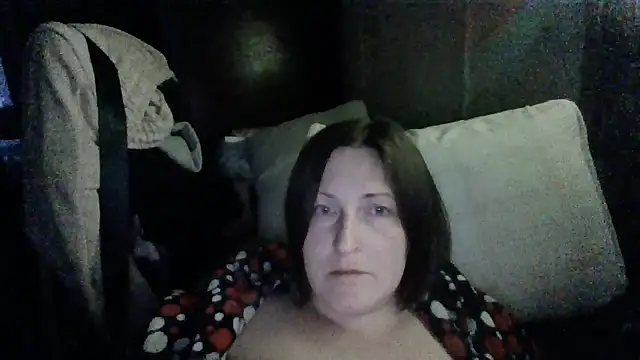 Snapshot of AllaSowinskaya chatting on April 2026 05:14:01 PM AllaSowinskaya online show from April 2026 05:14:01 PM