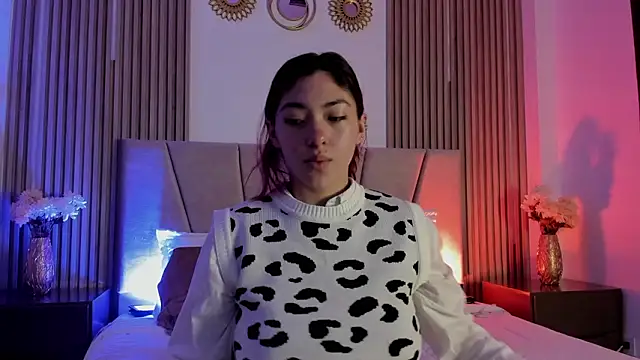 Victoria Beaumont online show from January 2026 12:01:02 PM