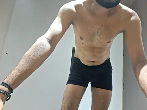 Vince-18 online show from November 2025 06:11:02 PM