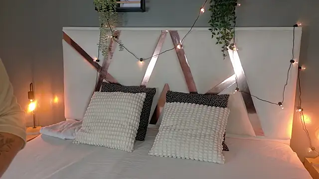 JenaCooper  online show from November 2025 02:27:01 AM