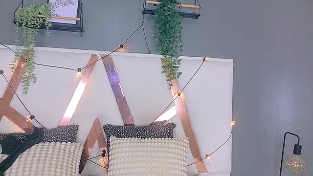 JenaCooper  online show from April 2026 03:01:01 AM